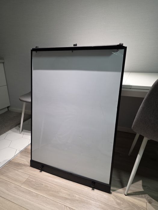 Маркерно - магнитная белая доска на ножках