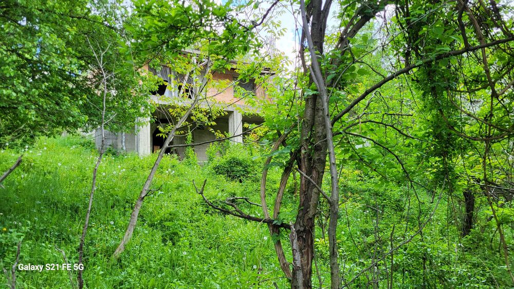 Teren intravilan cu vila in constructie strada Secariei nr.173  Comarnic judetul Prahova