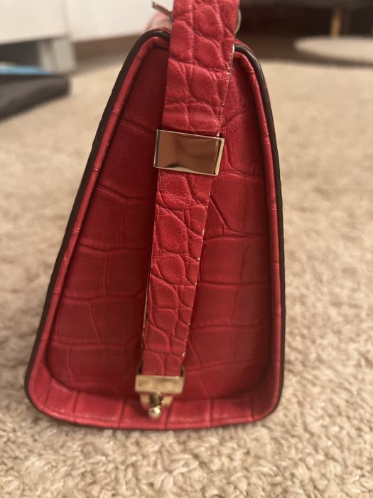 Дамска чанта Guess