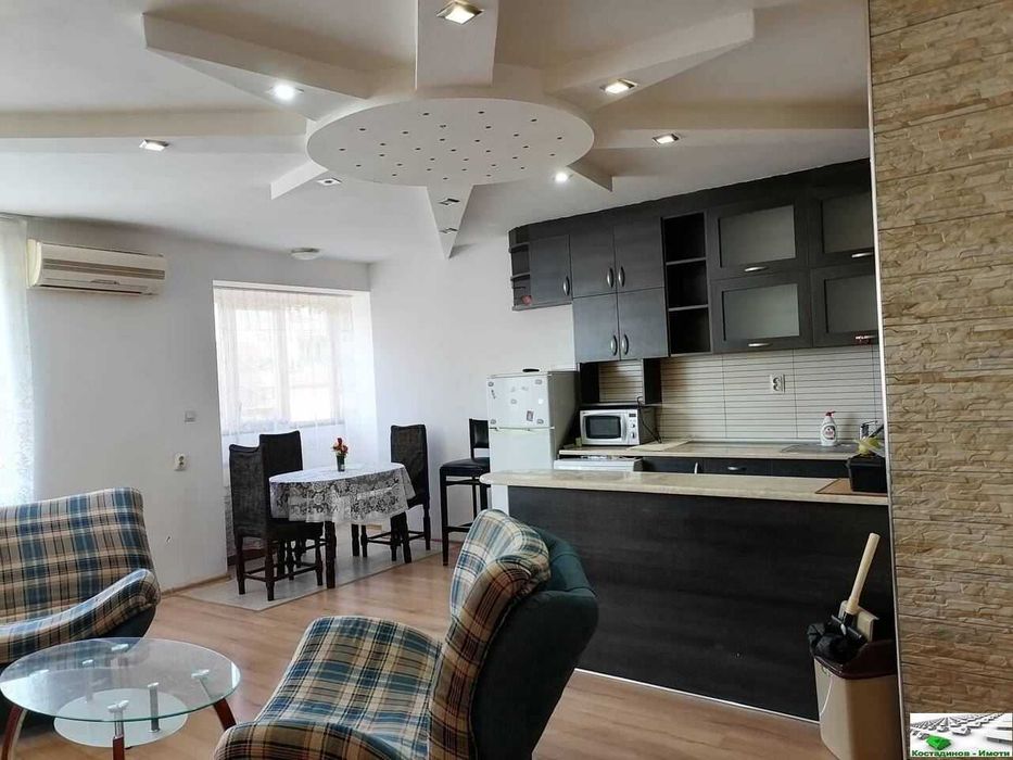 Дава се под наем Тристаен апартамент в Пловдив, Съдийски - 100 кв.м за 510 € - Снимка #2