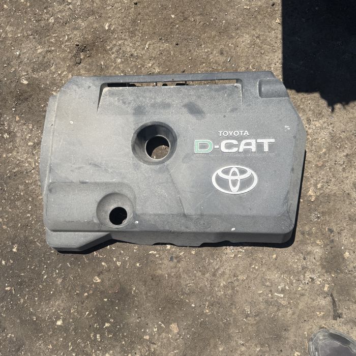 Декоративна кора за дизелов двигател Toyota Avensis T25 T27