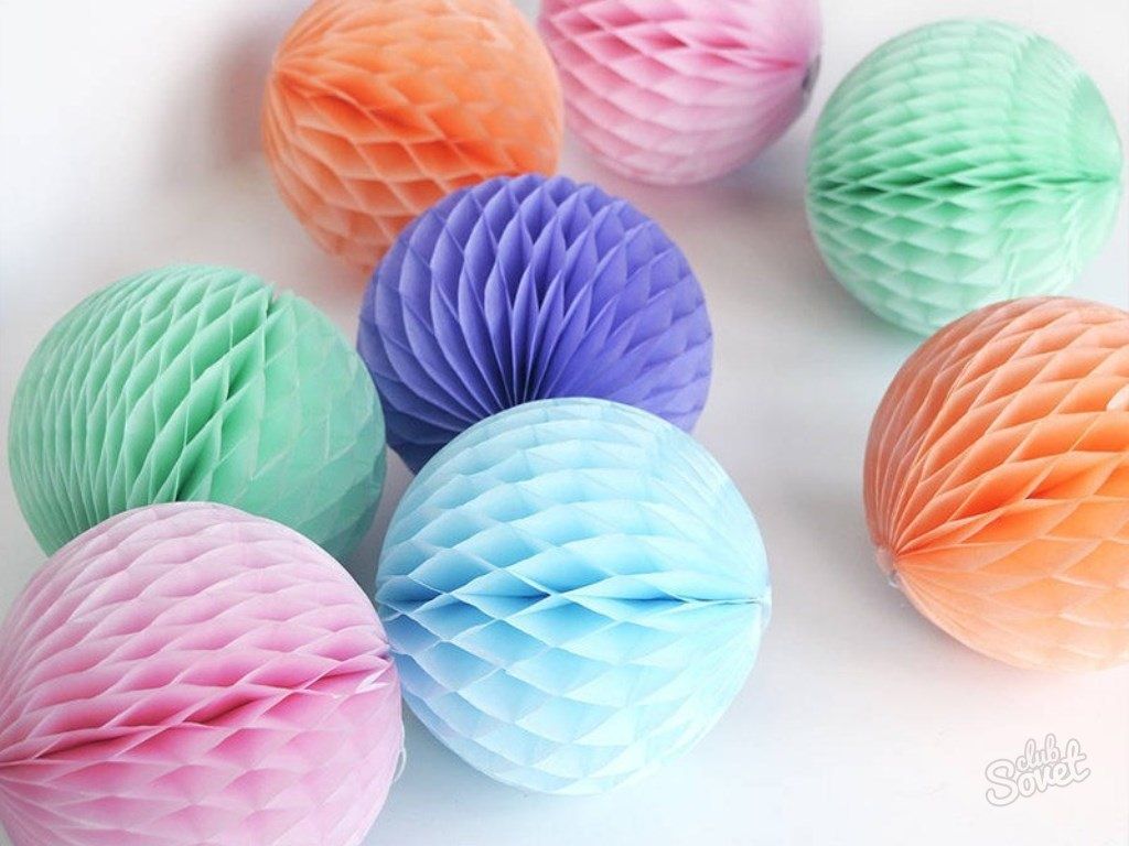 Разноцветные бумажные шары для декора