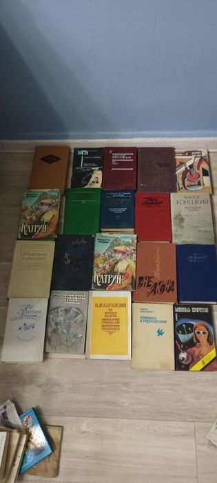 Книги разных жанров