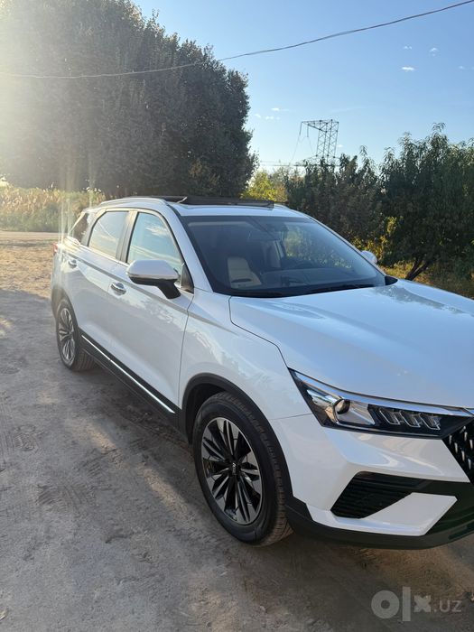 Bestune T77 FAW crossover