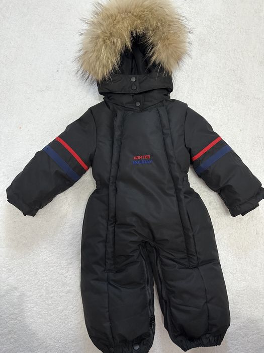 Продам детский зимний комбинезон трансформер.