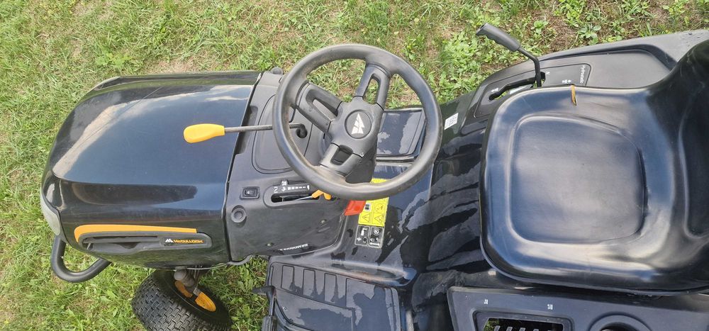 Vand tractor de tuns iarba