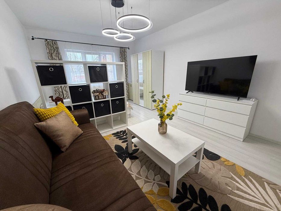 Inchiriez apartament 2 camere.