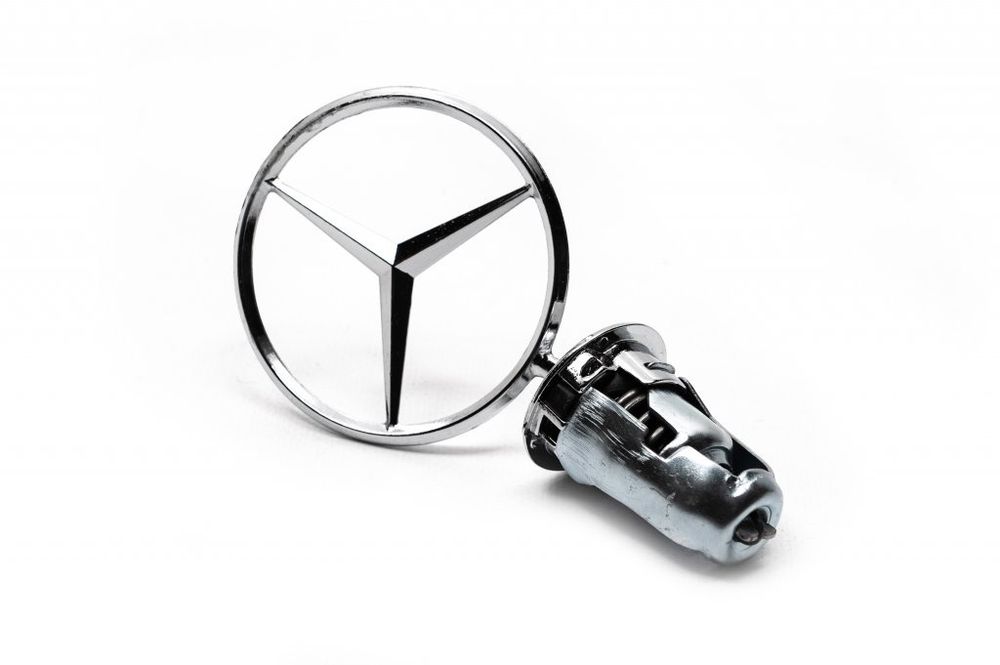 Продам прицел mercedes benz эмблема значок оригинал  на w124