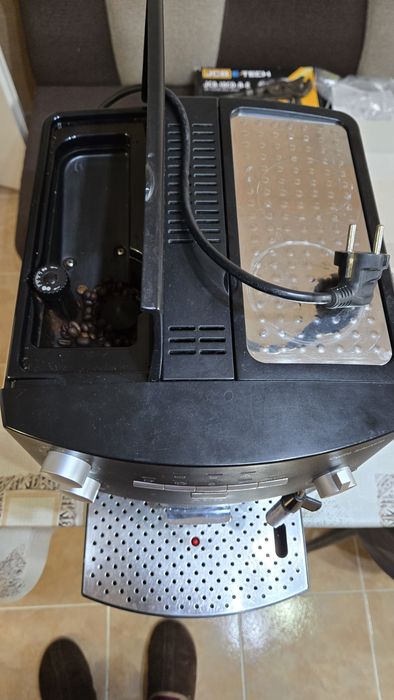 Кафе машина с автоматично мелене