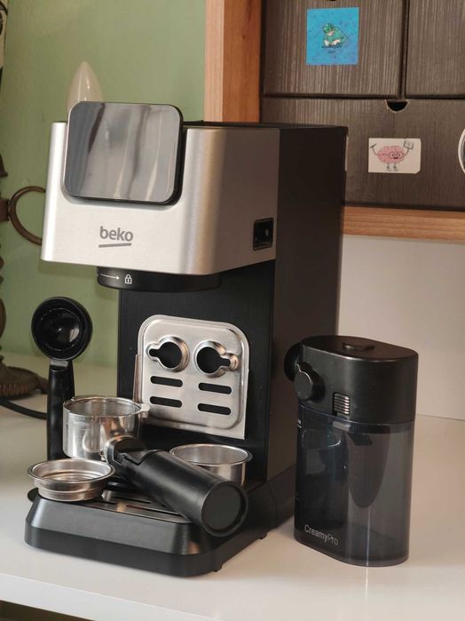 Espressor manual BEKO CaffeExperto CEP5304X, 1.1l, 1600W, 15 bar, negru-argintiu