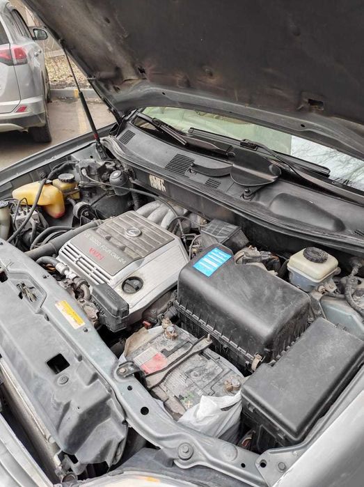 автомобиль Лексус RX300