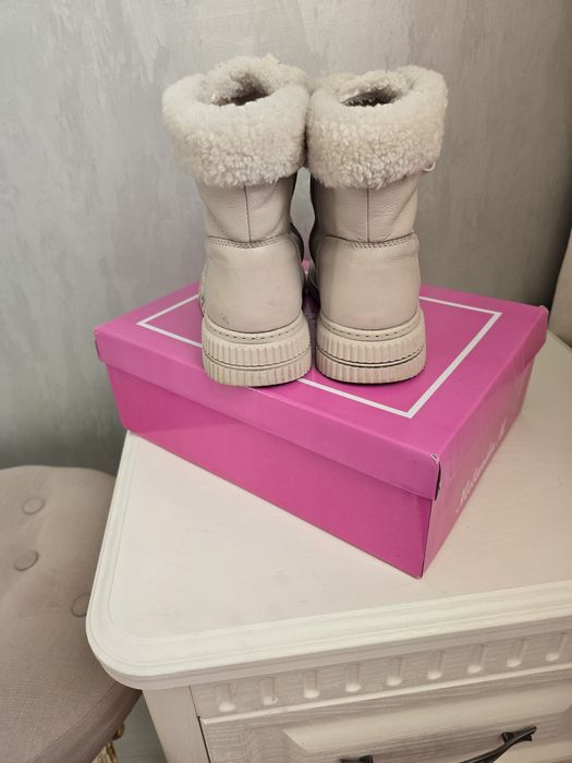 Продам зимние ботинки