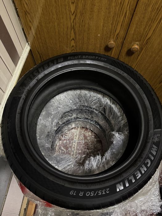 Michelin pilot sport 4 suv 235 50 r19 donasi 350$ 4 ta komplekt
