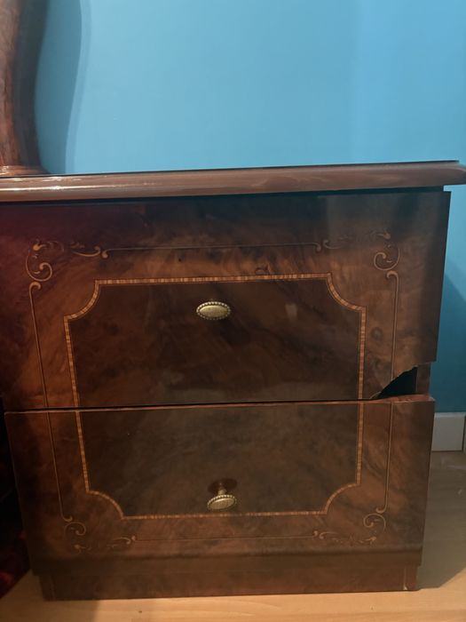 Продам спальный гарнитур