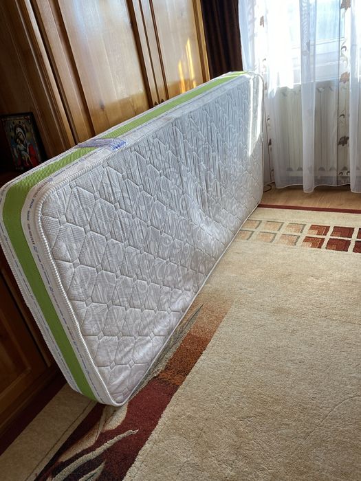 Vand pat pentru dormitor