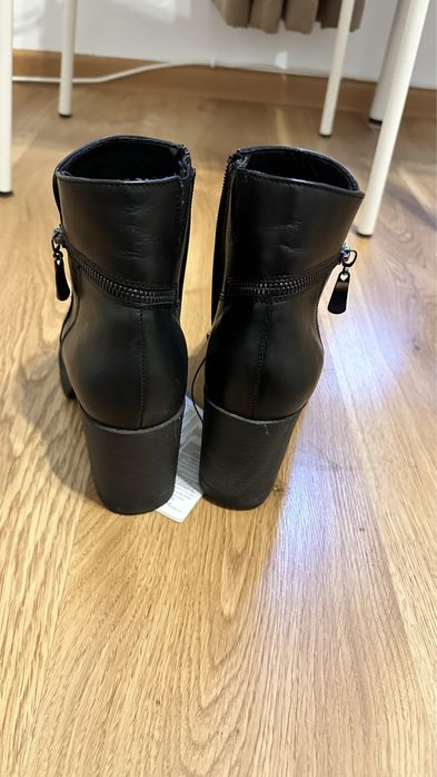 Botine din piele neagra lasocki masura 36
