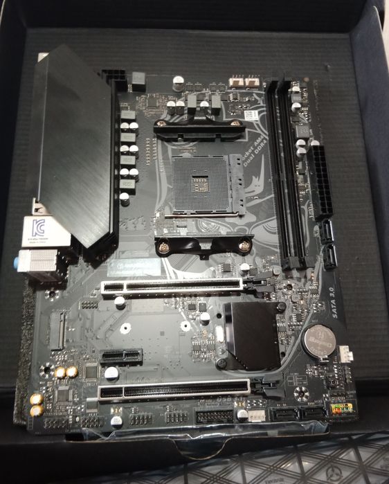 Продам материнскую плату