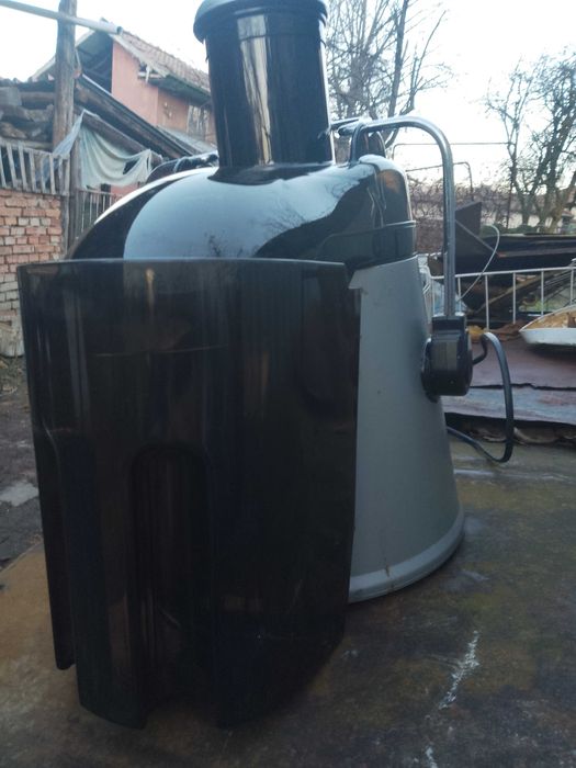 Продавам сокоизтисквачка за цели плодове