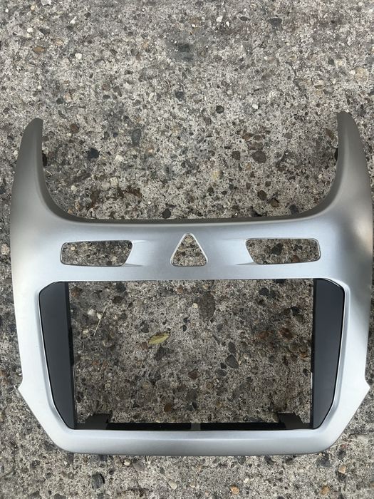 Продам родную магнитолу от кобальт