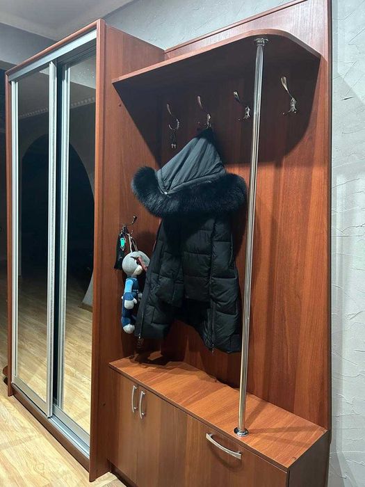 Шкаф для прихожей