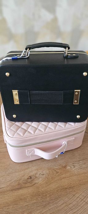 Куфарче за грим с огледало и светлина