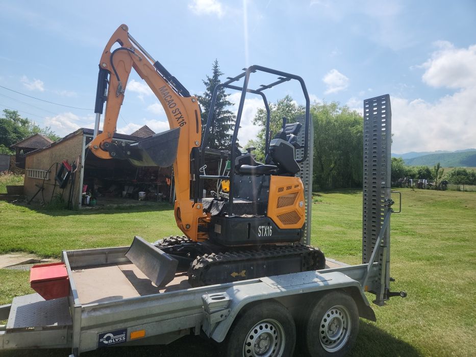 Mini Excavator de inchiriat
