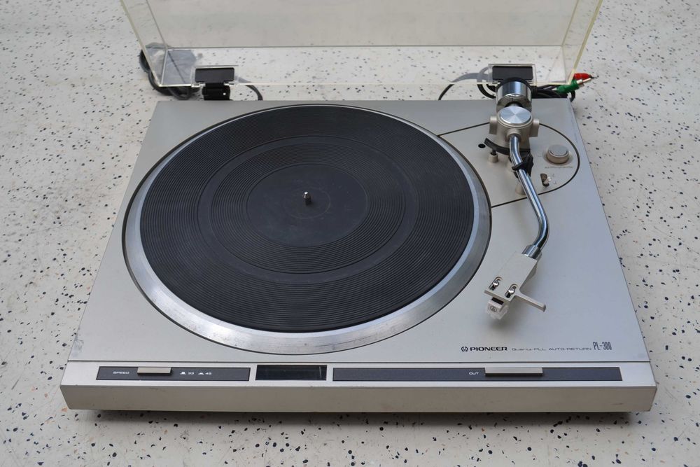 Pick up Pioneer PL 300