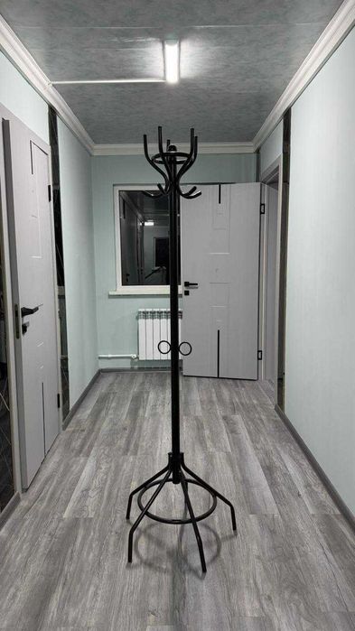 Продается вешалка для одежд