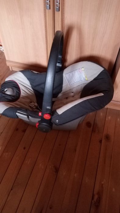 Продавам детски столчета за кола за кола