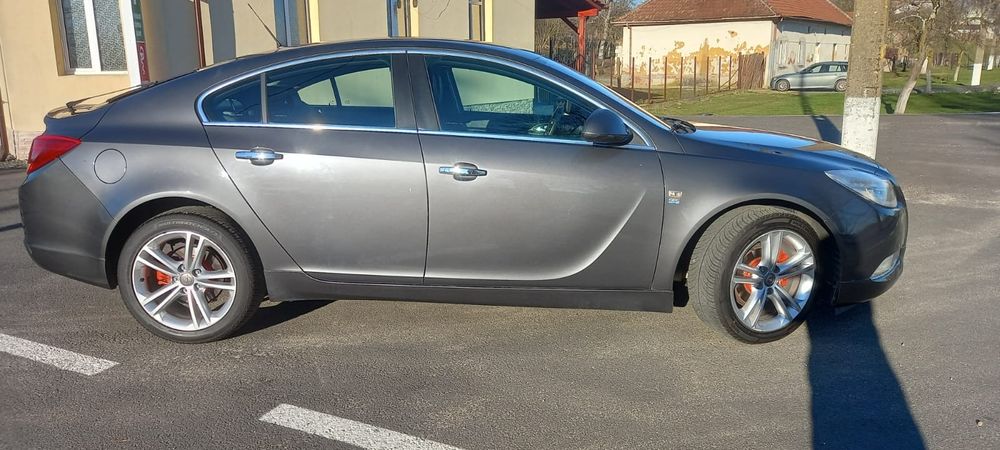 Opel insignia A .an 2011.Euro 5 A