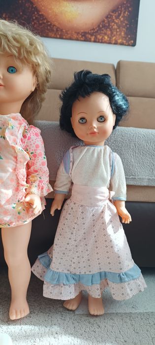 Vând păpuși vechi de 40 ani