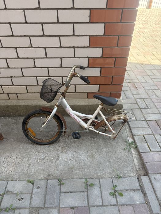 2 детских велосипеда + задние колеса.