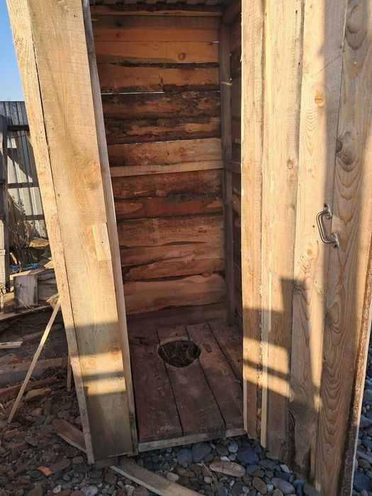 самый дешевый уличный туалет