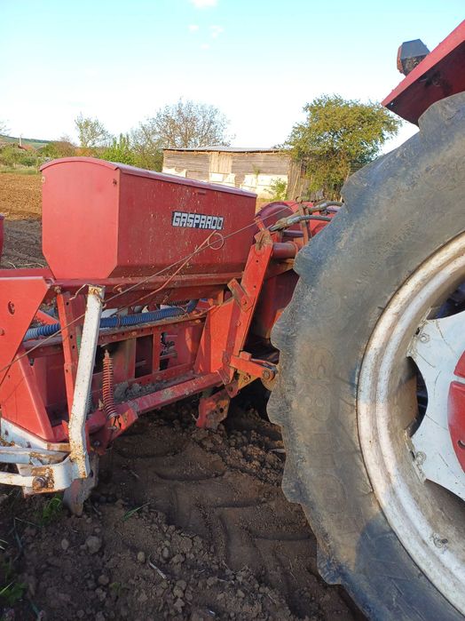 Vând semanatoare porumb gaspardo sp 510