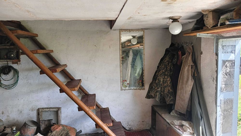 Продается дом у водоема (гараж на море)