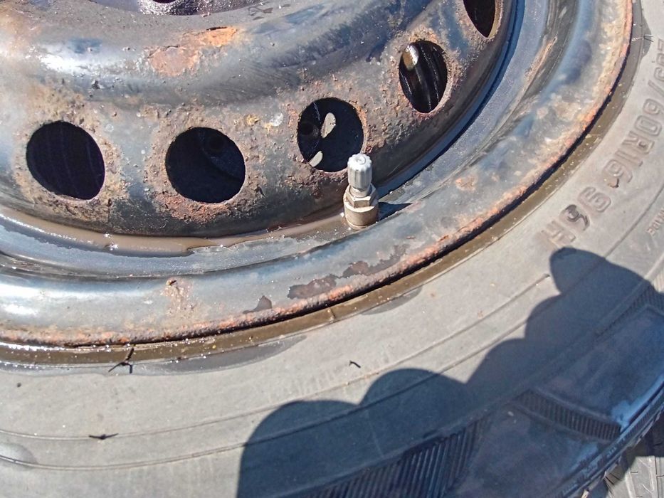 Anvelope 205/60/16 M+S,pe jante otel cu senzori presiune VW Sharan