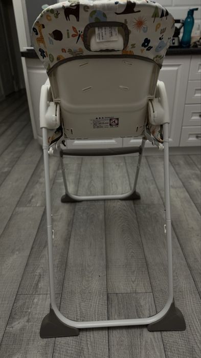 Продам стульчик для кормления бренда Joie