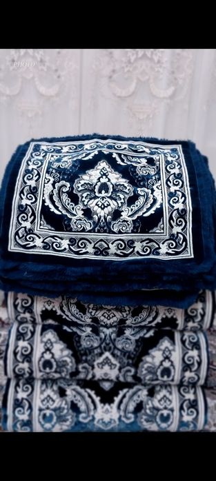 Yostiq jildi sotiladi