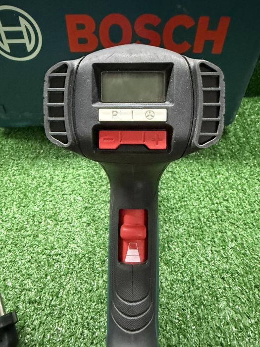 Пистолет за горещ въздух на Bosch GHG 23-66 с приставки