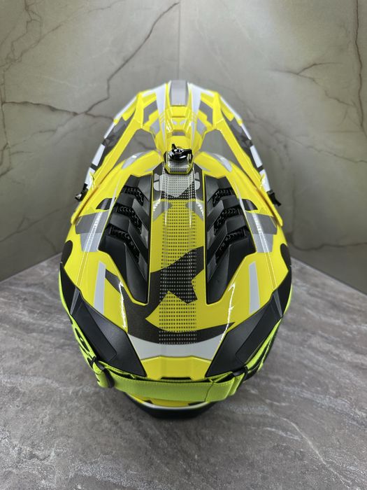 НОВО! Комплект кросови каски с очила