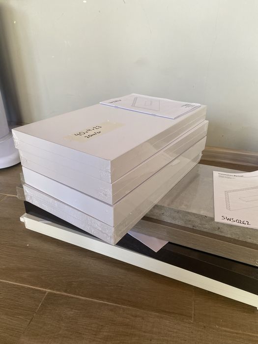 Стенни рафтове в различни цветове и размери от 40 до 70см