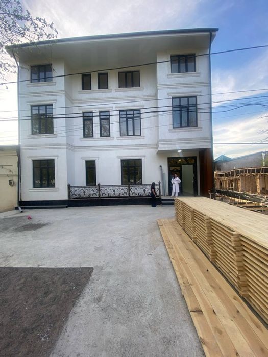 Чиланзар. В доль дороги