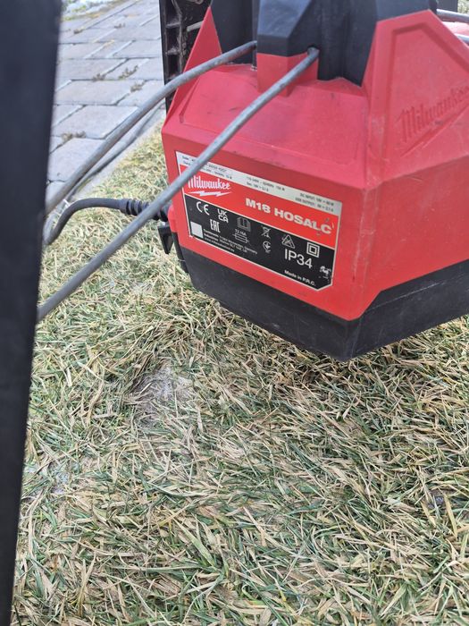 Turn de iluminat Milwaukee