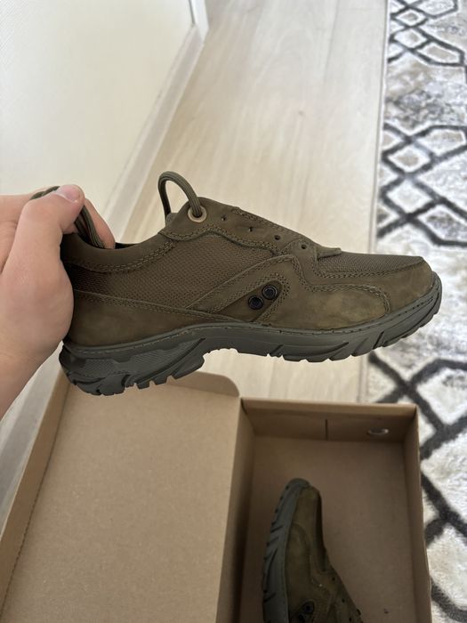 Кросовки военные и домашный универсал