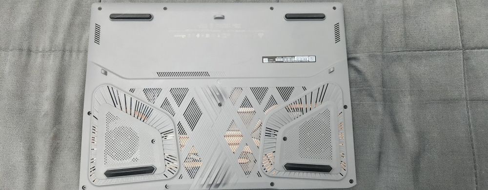 Laptop Gaming MSI Sword 17