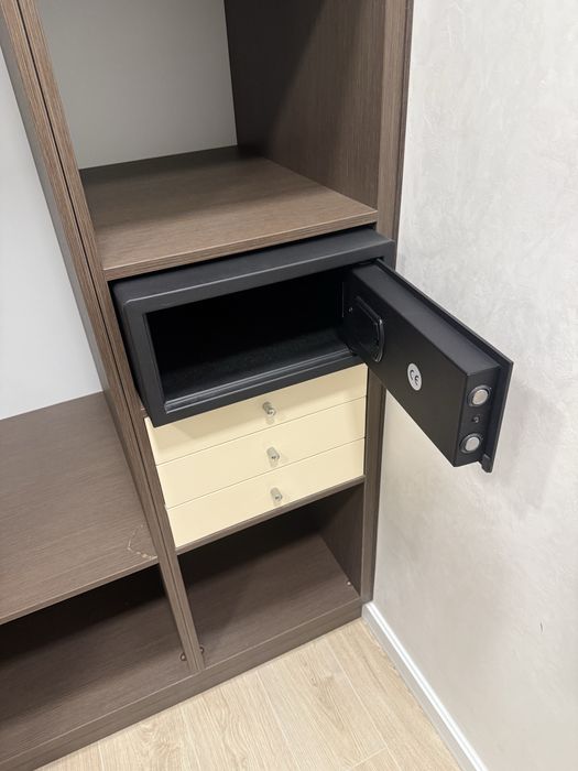 Сейф 40 на 40 метал