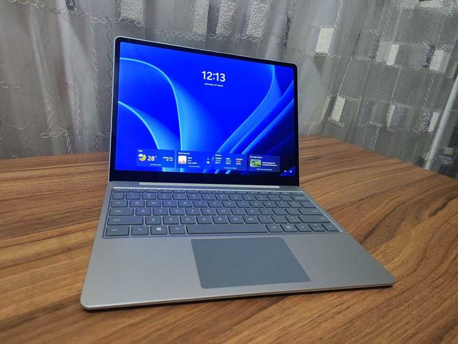 Microsoft Surface Laptop Go 2