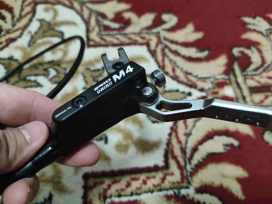 Тормоза 4х поршневые