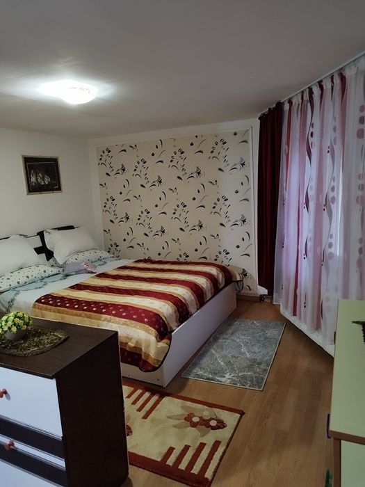 Închiriez garsonieră zona Bucium