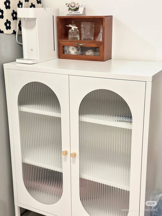 Шкаф стеклянный в гостиную | Mehmonxona uchun oynali vitrina shkaf